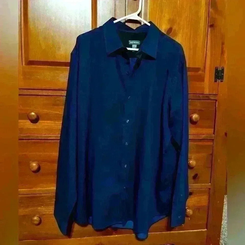 Men’s Van Heusen button down - XL - Picture 2 of 4
